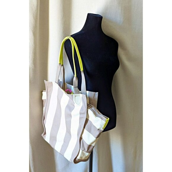 On 34th Cynthiah Extra Large Canvas Shoulder Tote Bag Dune Stripe (MSRP $90) - Picture 5 of 10